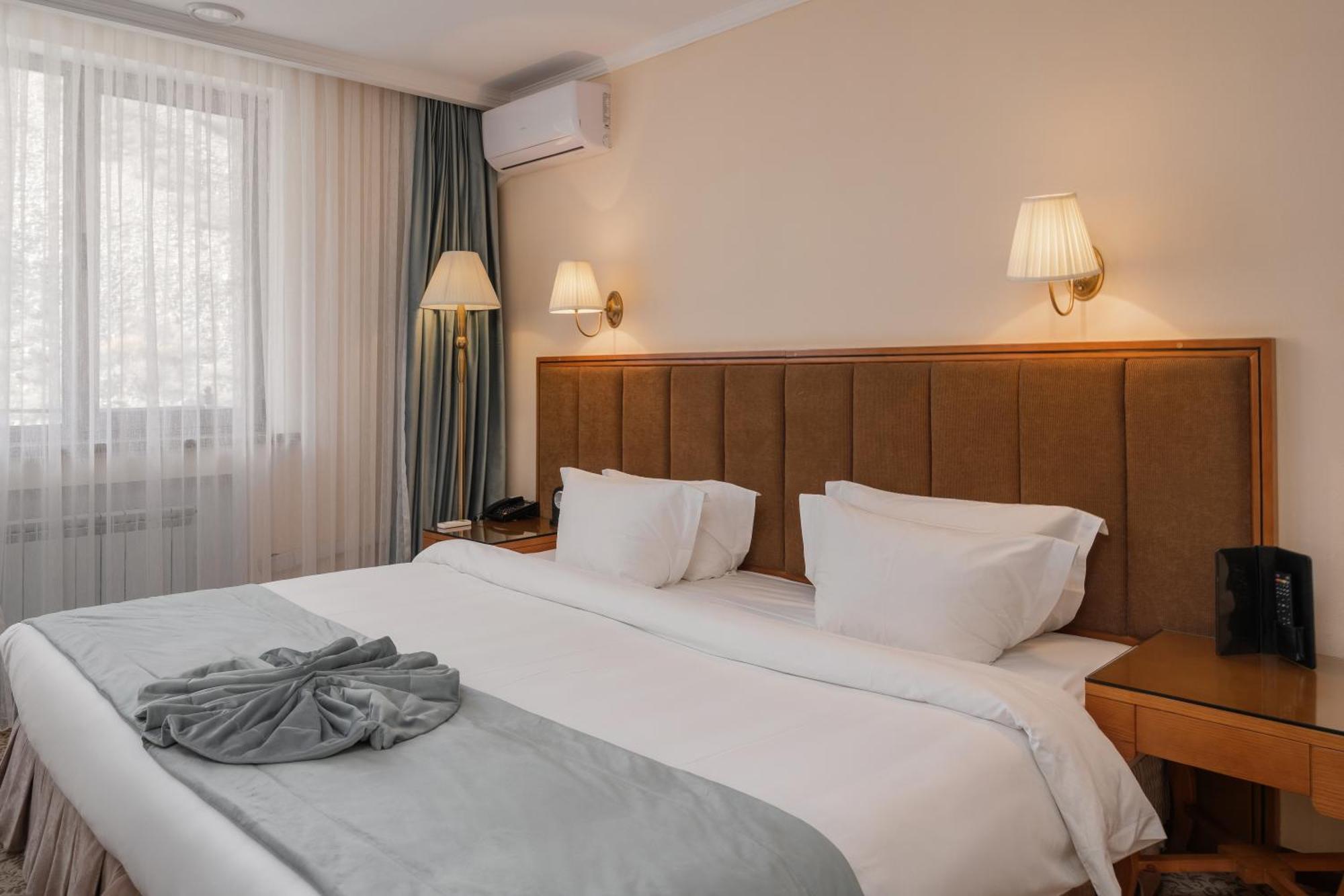 Jannat Resort Kara-Bulak Ngoại thất bức ảnh